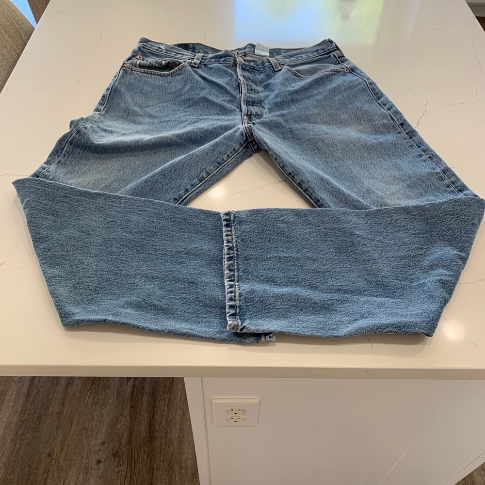 Levi’s Y2K vtg 501 Classic Blue Denim Jeans size 36x30 button fly/100% cotton
